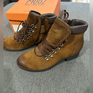 NWB Miz Mooz Steffy Lace-Up Ankle Boots